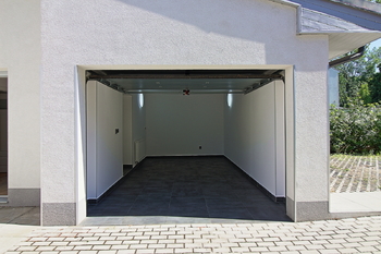 garáž - Prodej bytu atypický v osobním vlastnictví 141 m², Dobřichovice