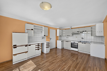 Prodej domu 276 m², Vnorovy