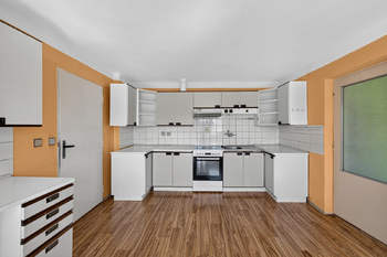 Prodej domu 276 m², Vnorovy