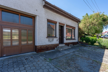 Prodej domu 276 m², Vnorovy