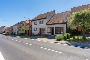 Prodej domu 276 m², Vnorovy