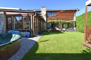 Zahrada u domu. - Pronájem domu 164 m², Klecany