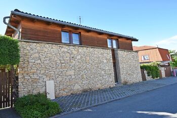 Pronájem domu 164 m², Klecany
