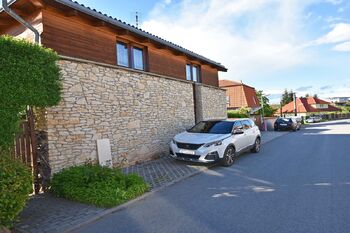 Pronájem domu 164 m², Klecany