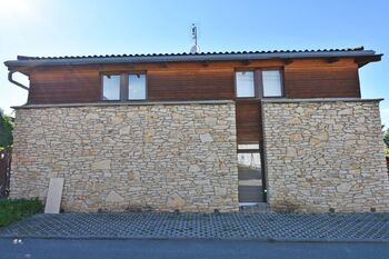 Pronájem domu 164 m², Klecany