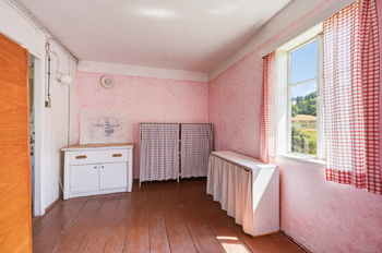 Pokoj 1 - 2. NP - Prodej chaty / chalupy 138 m², Chřibská