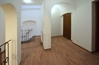 hala v 1.patře - Pronájem bytu atypický v osobním vlastnictví 166 m², České Budějovice