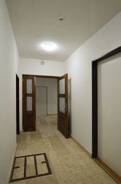 vstupní část domu - Pronájem bytu atypický v osobním vlastnictví 166 m², České Budějovice