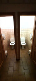 WC ženy - Prodej domu 560 m², Slavonice