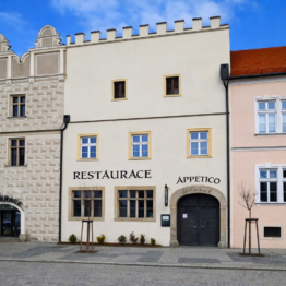 čelní pohled - Prodej restaurace 560 m², Slavonice 