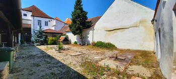 dvůr - Prodej restaurace 560 m², Slavonice