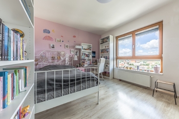 Pokoj A - Prodej bytu 5+kk v osobním vlastnictví 134 m², Praha 4 - Modřany