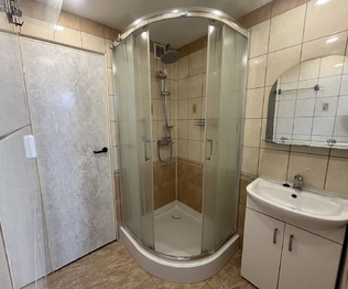 Koupelna - Pronájem bytu 3+1 v osobním vlastnictví 68 m², Kadaň