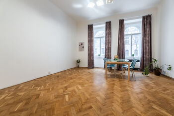 Pronájem bytu 2+kk v družstevním vlastnictví 60 m², Praha 2 - Vinohrady