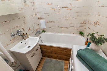 Pronájem bytu 2+kk v družstevním vlastnictví 60 m², Praha 2 - Vinohrady