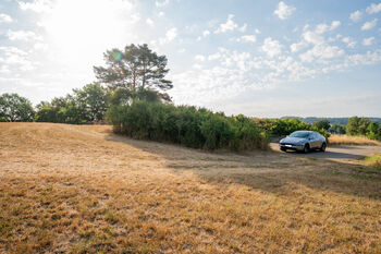 Prodej pozemku 11767 m², Benešov
