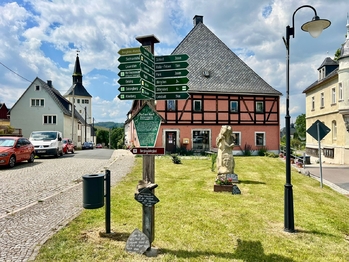 Náměstí - okolí domu - Prodej domu 190 m², Altenberg