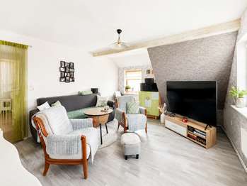 Obývací pokoj v 2.NP  - Prodej domu 190 m², Altenberg