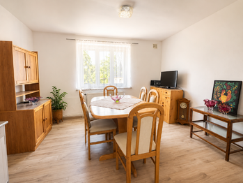 Jídelna v 1:NP  - Prodej domu 190 m², Altenberg
