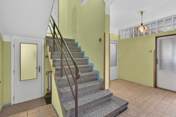 Prodej domu 276 m², Vnorovy