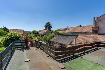 Prodej domu 276 m², Vnorovy