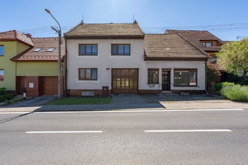 Prodej domu 276 m², Vnorovy