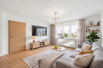 Prodej domu 276 m², Vnorovy