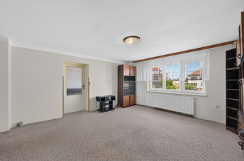 Prodej domu 276 m², Vnorovy