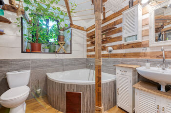 Prodej apartmánu, Všechlapy