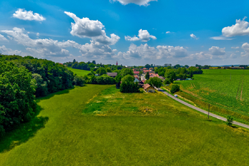 Prodej pozemku 1305 m², Nemyčeves