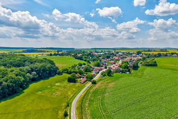 Prodej pozemku 1305 m², Nemyčeves