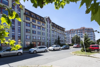 Prodej bytu 3+kk v osobním vlastnictví 75 m², Praha 4 - Kunratice
