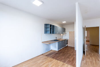 Prodej bytu 3+kk v osobním vlastnictví 75 m², Praha 4 - Kunratice