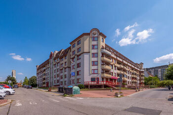 Prodej bytu 3+kk v osobním vlastnictví 75 m², Praha 4 - Kunratice