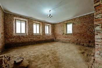 Budoucí obytná část - Prodej zemědělského objektu 89 m², Jindřichův Hradec