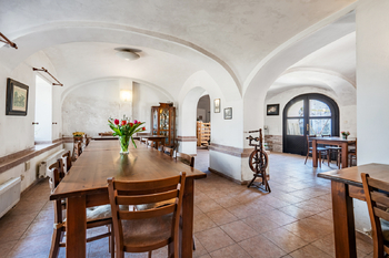 Prodej ubytovacího zařízení 951 m², Hluboké Dvory
