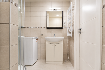 Koupelna - Pronájem bytu 1+kk v osobním vlastnictví 35 m², Praha 4 - Chodov