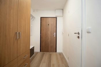 Předsíň - Pronájem bytu 1+kk v osobním vlastnictví 35 m², Praha 4 - Chodov