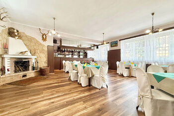 salonek / vinárna - Prodej ubytovacího zařízení 1360 m², Blšany
