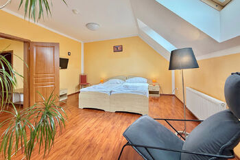 pokoje - Prodej ubytovacího zařízení 1360 m², Blšany