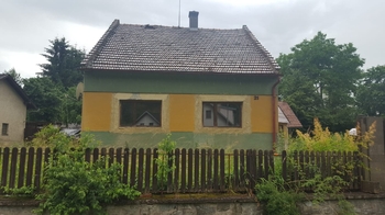 Původní dům - Prodej pozemku 1071 m², Biskupice
