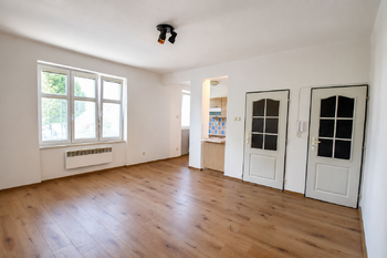 obývací pokoj - Pronájem bytu 1+kk v osobním vlastnictví 31 m², České Budějovice