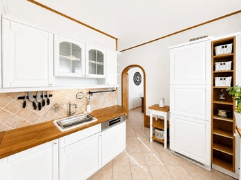 Kuchyně - Pronájem bytu 3+1 v osobním vlastnictví 79 m², České Budějovice
