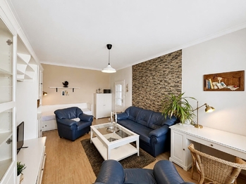 Obývací pokoj se vstupem na lodžii - Pronájem bytu 3+1 v osobním vlastnictví 79 m², České Budějovice