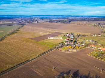 Prodej pozemku 1000 m², Bukovany