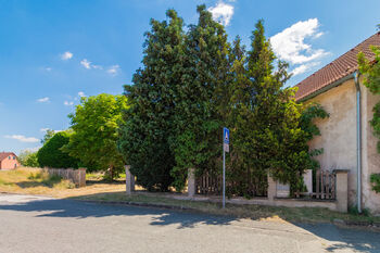 Prodej pozemku 2388 m², Svéradice