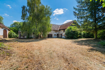 Prodej pozemku 2388 m², Svéradice