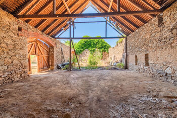 Prodej pozemku 2388 m², Svéradice