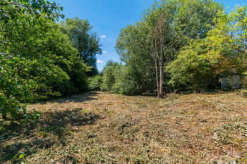 Prodej pozemku 2388 m², Svéradice