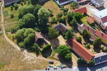 Prodej pozemku 2388 m², Svéradice